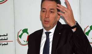 بن يونس يفتح النار على الأفافاس من تيزي وزو