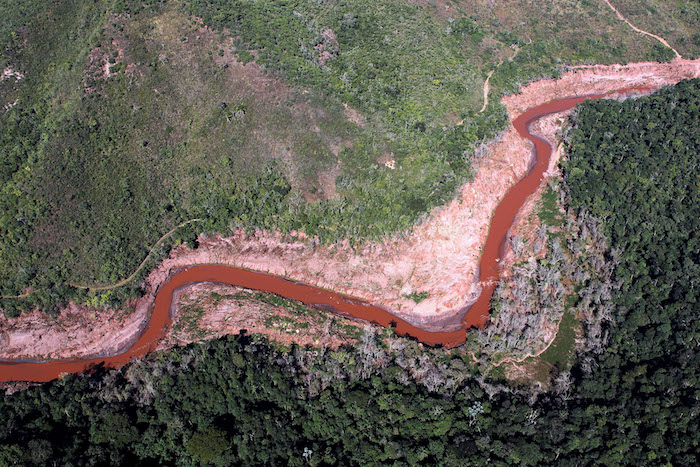 Planète - Au Brésil, la catastrophe écologique de 2015 reste une plaie ouverte