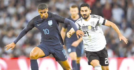 الصحافة الإنجليزية تشيد بمستوى «النجوم الشبان»