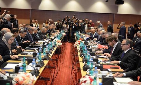 Comité économique mixte algéro-français: début des travaux à Alger