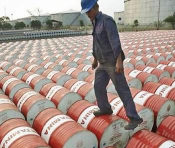 Le baril renfloue les caisses