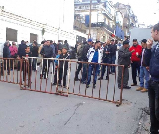 سكان حي «نابولتان» يحتجون بسكيكدة