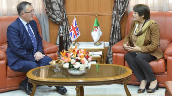 توقيع اتفاقية تعليم الإنجليزية بين الجزائر وبريطانيا