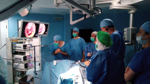 L'oubli d'un corps étranger dans le corps d'un patient, une faute par négligence du chirurgien