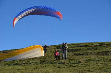 الطيران الشراعي يستهوي شباب خنشلة
