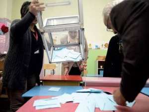 Une élection, ses dérapages et ses ratages