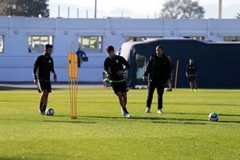 Charef poursuit sa prospection