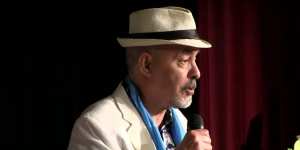 تكريم جمال علام بمسرح بجاية