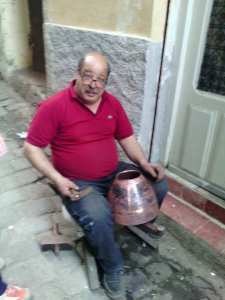 Constantine - «Les Zinzins du Café Riche» Le charme discret de la dinanderie