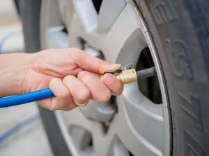 ضغط الهواء في الإطارات عامل أساسي غالباً ما يتمّ تجاهله.. ولاسيما أيام البرد!