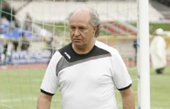 الأنصار يتهمون اللاعبين ويطالبون برحيل بلحوت                                    صراع الإدارة يلقي بظلاله على نتائج جمعية الشلف