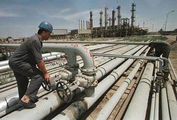 Le pauvre luxe d'un riche sous-développement                                    PETROLE