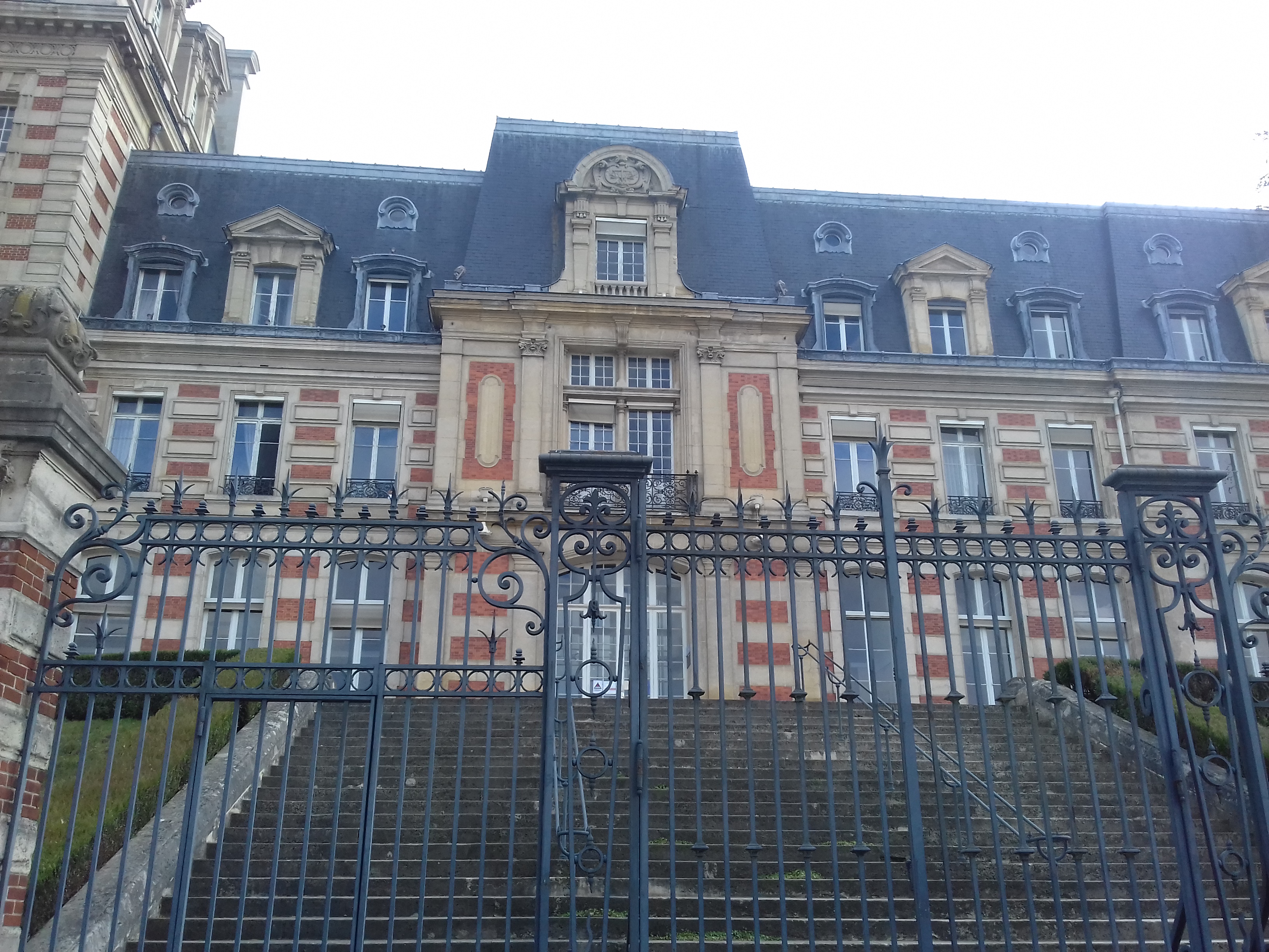 Cabine D'avocats Maitre YDROUDJ / Mob:  213 (0) 555 58 83 37