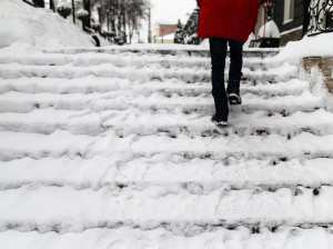 عند الانزلاق على الرصيف، هل بالإمكان مقاضاة البلدية؟