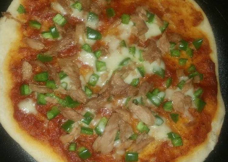 بيتزا بعجينة السوفلي