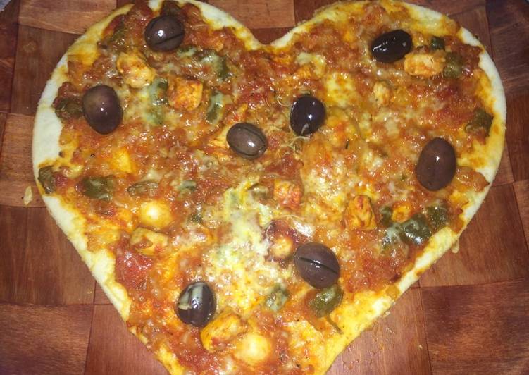 بيتزا علي شكل قلب