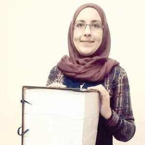 Une algérienne bat le record Guinness du plus grand livre du monde