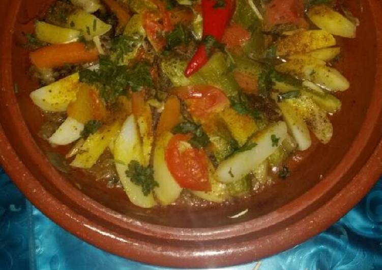 طاجين بالخضر ودجاج ممتاز