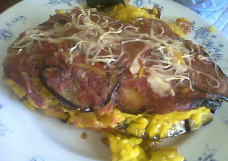 طريقة عمل طبقات الباذنجان بالأزر الأصفر