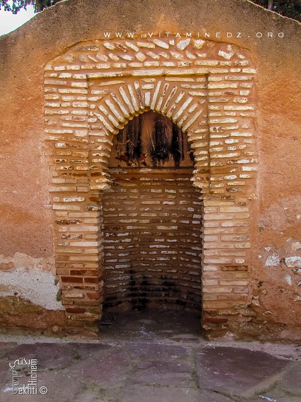 Nedroma, ville d'art et d'histoire L'ouvrage est réalisé par l'association locale El Mouahidia