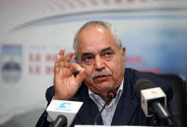 Algérie - Ahmed Benbitour tire sur “les oligarques”, juge “inévitables” les pénuries