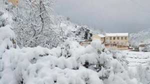 تساقط ثلوج على مرتفعات التي يتجاوز علوها 900 متر غدا الاثنين بغرب الوطن