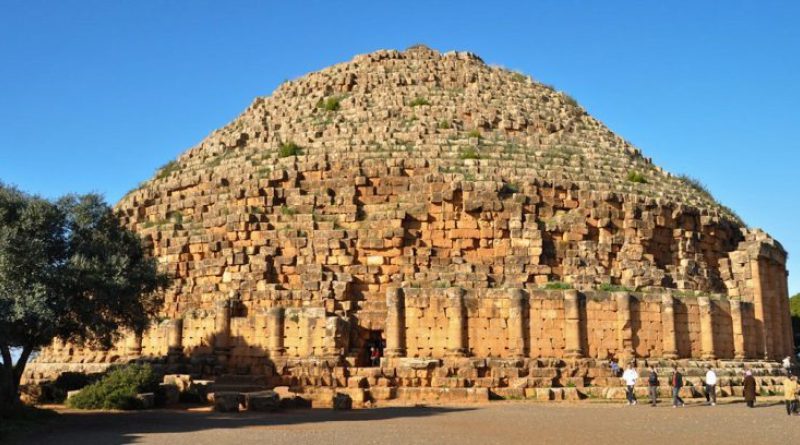 Le Tombeau de la Chrétienne à Tipaza