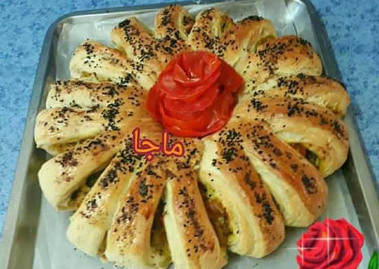 فطيرة بالدجاج والجبن