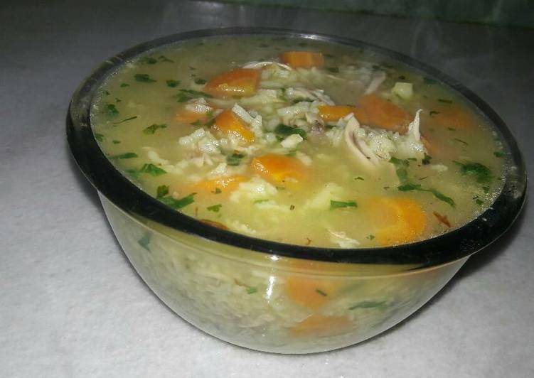 شوربة الدجاج والرز بالخضار 🍲🍜