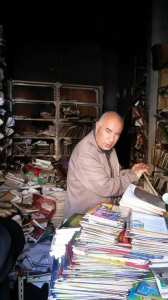 مجهولون_يضرمون النار في أقدم مكتبة بالوادي