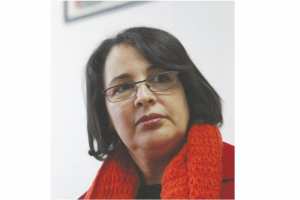 Bradage des entreprises publiques et blocage des projets d’investissement dans la wilaya Béjaïa: la députée Zina Ikhlef accuse