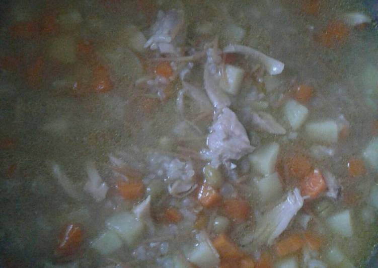 شوربة خضرة بالدجاج