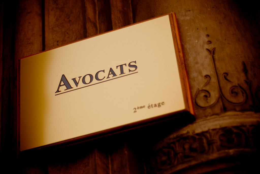 Cabinet d'avocats maitre YDROUDJ/  213 (0) 555 58 83 37