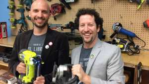 حملة تبرّعات تعيد مكتبة الخردوات في تورنتو الى الحياة