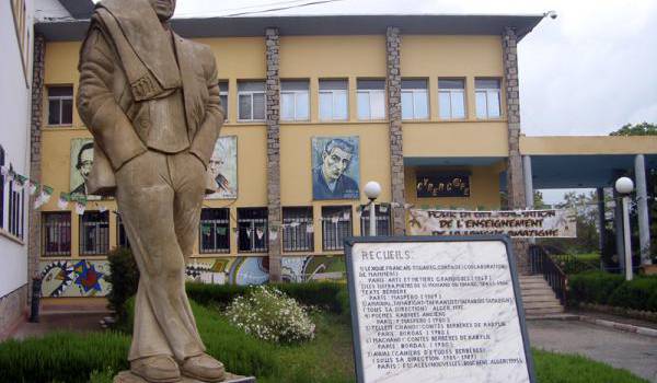 Le café littéraire et philosophique de Tizi Ouzou organise une rencontre sur l'écriture en tamazight