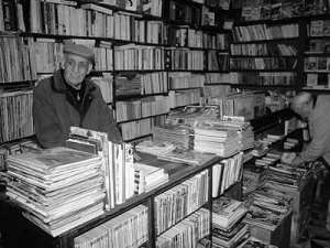 L'ANEP REND HOMMAGE AU BOUQUINISTE AMMI MOULOUD : Il faut sauver son espace littéraire !