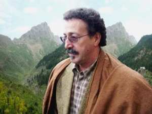 Tizi Ouzou: la poésie d’Aït Menguellet est la plus étudiée dans le champ littéraire kabyle