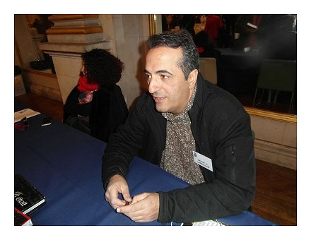 Oran : Vente-dédicace de Seddik Larkeche