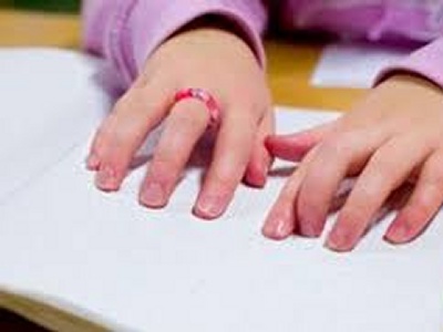 Plus de 600 lycéens non-voyants bénéficient de manuels en Braille dès la prochaine rentrée scolaire