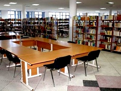 Béjaïa : Un don de livres et des ordinateurs au profit de la nouvelle bibliothèque municipale de Melbou