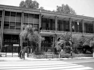 Ancienne Bibliothèque nationale : Un joyau plongé dans le noir
