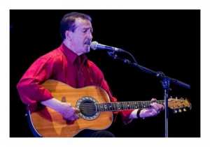 لونيس آيت منقلات يقوم بجولة فنية في الجزائر من 2 إلى 24 يوليو