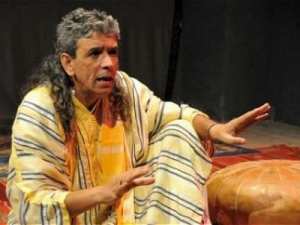 الحكواتي صديق ماحي يؤلف سلسلة خيالية عن ظاهرة الحرقة ينوي تقديمها في مهرجانات دولية