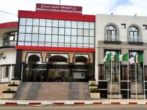 سكيكدة : الشاب شمس الدين بوكلوة يتوج بلقب فارس القوافي لسنة 2017