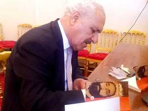 عبد الله حمادي يفتح صفحات حياة رائد الإصلاح ابن باديس سيرة ومسيرة يطرح بجرأة سبب نجاح جمعية العلماء