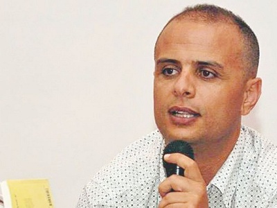 Tamazight avance plus rapidement au Maroc qu'en Algérie : Les militants Ramdane Achab et Lahoucine Bouyaakoubi au café littéraire de Béjaïa