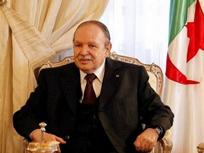 On se réconcilie avec les arts et les lettres UNE MEDAILLE DE L'ORDRE DU MERITE NATIONAL À DES ECRIVAINS, PENSEURS ET ARTISTES