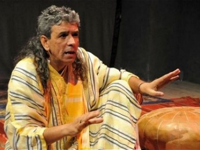 الحكواتي صديق ماحي يؤلف سلسلة خيالية عن ظاهرة الحرقة ينوي تقديمها في مهرجانات دولية