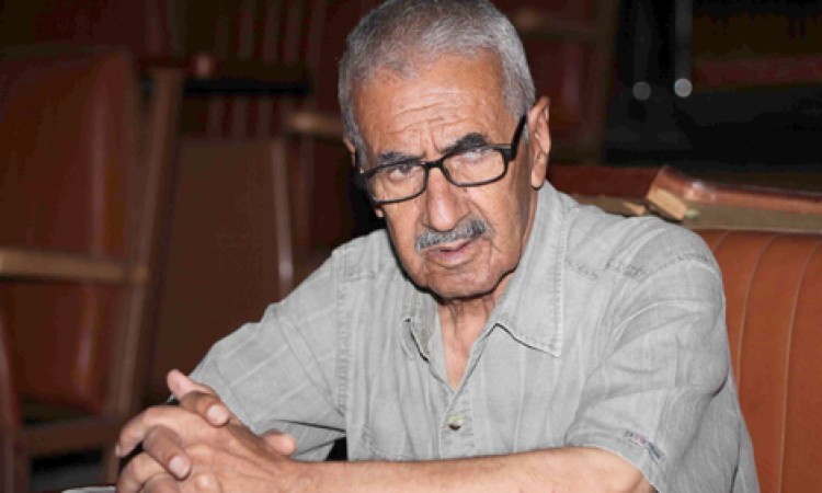 في الذكرى الأولى لرحيله ..أصدقاء وتلامذة الطاهر بن عيشة يجمعون: وزارة الثقافة تتبنى طبع جميع أعماله وإطلاق اسمه على أكبر المؤسسات وزارة الثقافة تتبنى طبع جميع أعماله وإطلاق اسمه على أكبر المؤسسات