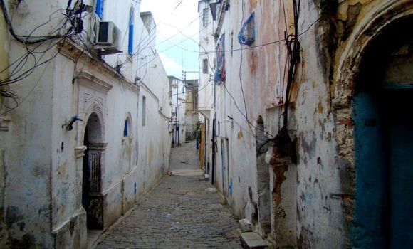 Mihoubi salue la qualité des études de restauration de la vieille ville d’Annaba